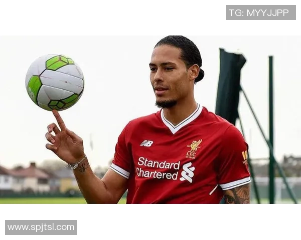 红军名宿亨克兹惊人谏言:阿坎吉,或是利物浦开启“后范迪克时代”的终极答案